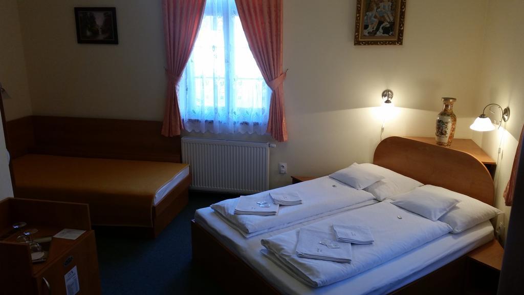 Penzión Zlatý Jeleň Košice Exterior foto