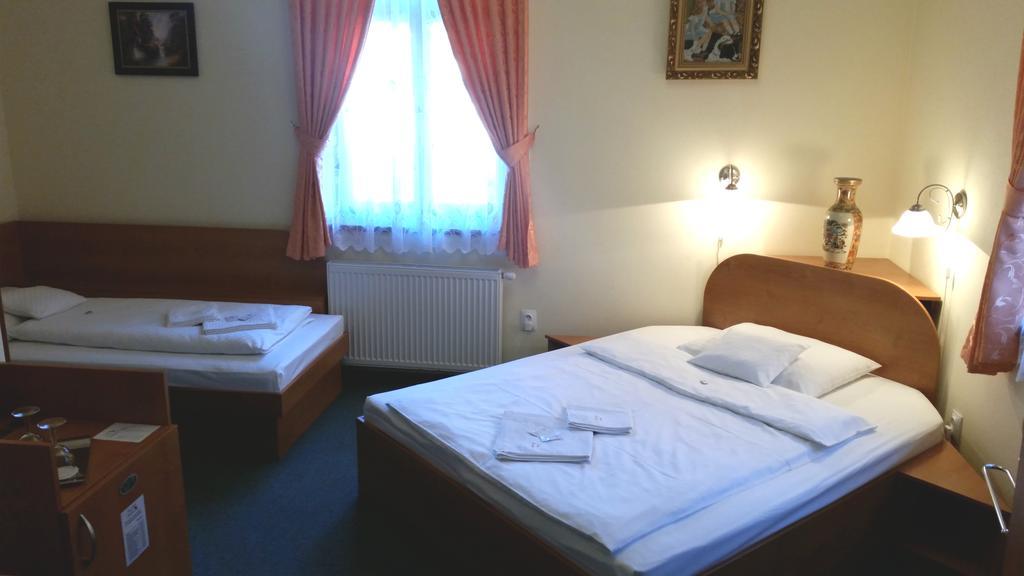 Penzión Zlatý Jeleň Košice Exterior foto
